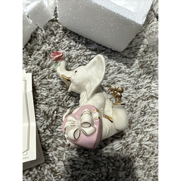 SOLD Lenox Tons of Love Elephant Figurine Made In China 24K Gold Accents - Picture 5 of 8